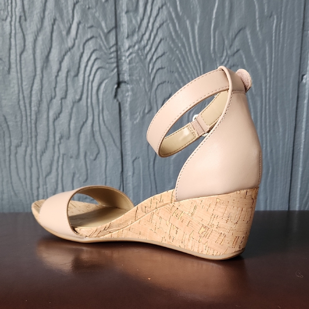 Naturalizer Cream Wedge Sandals